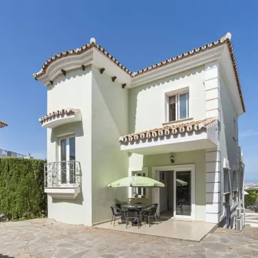 Продажа  отдельно стоящей виллы в Cerros del Aguila