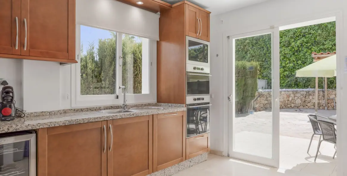 Продажа  отдельно стоящей виллы в Cerros del Aguila 19