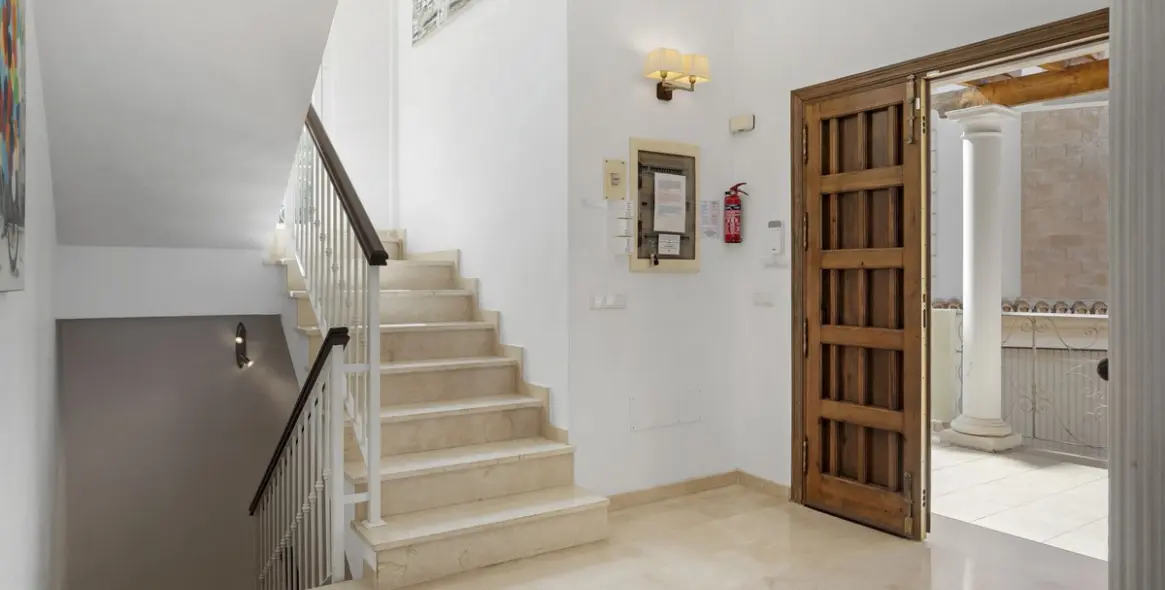 Продажа  отдельно стоящей виллы в Cerros del Aguila 22