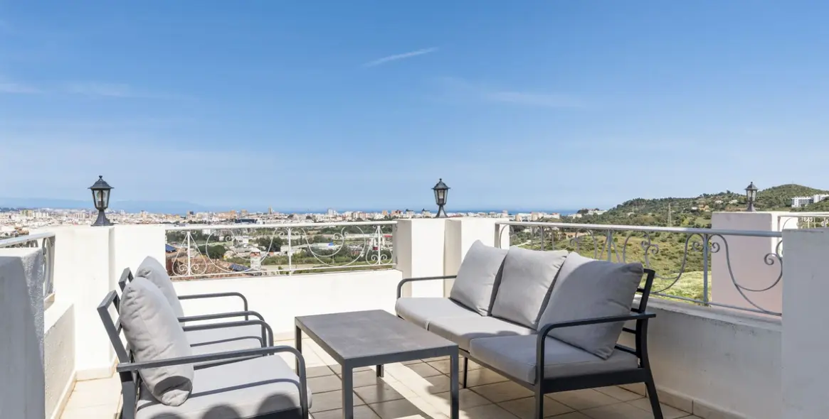 Продажа  отдельно стоящей виллы в Cerros del Aguila 31