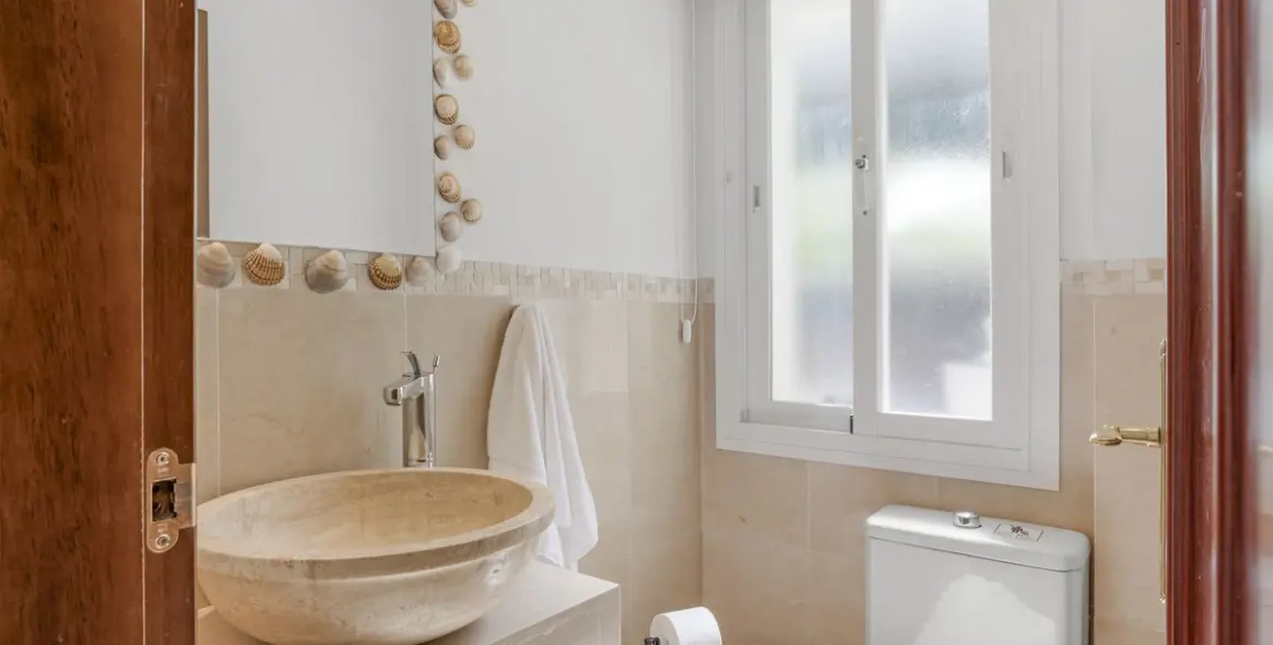 Продажа  отдельно стоящей виллы в Cerros del Aguila 35