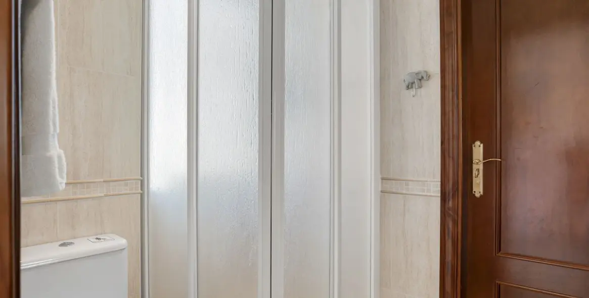 Продажа  отдельно стоящей виллы в Cerros del Aguila 38