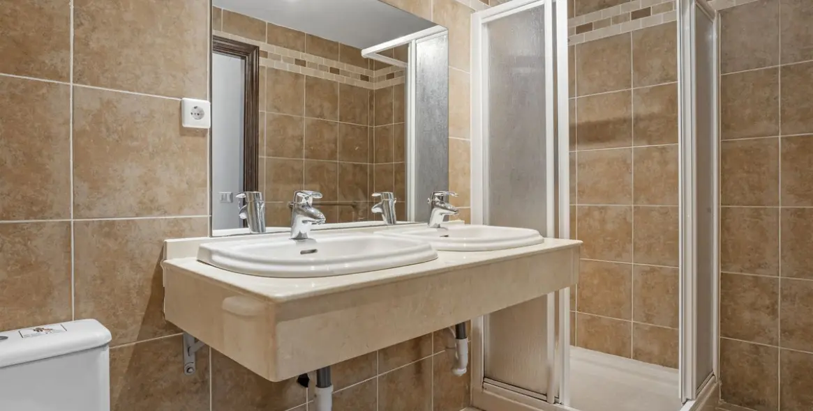 Продажа  отдельно стоящей виллы в Cerros del Aguila 45