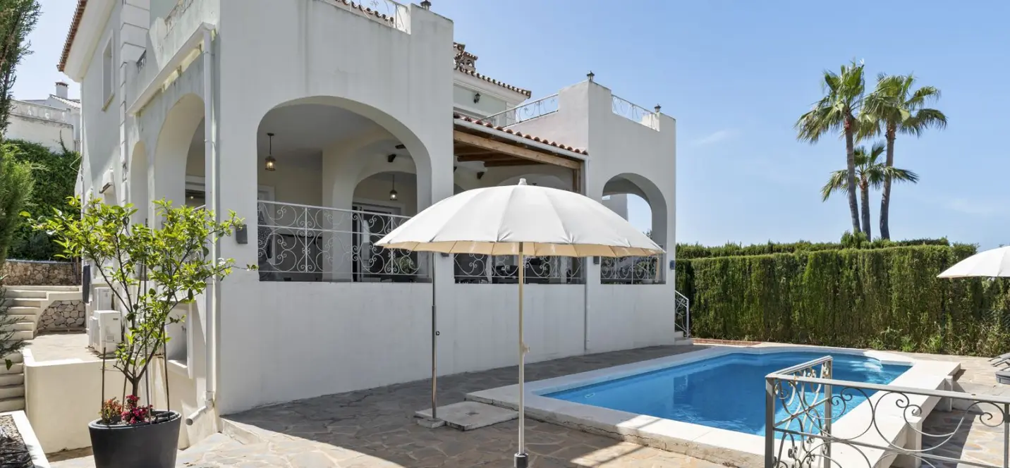 Sale of detached villa in Cerros del Aguila 1