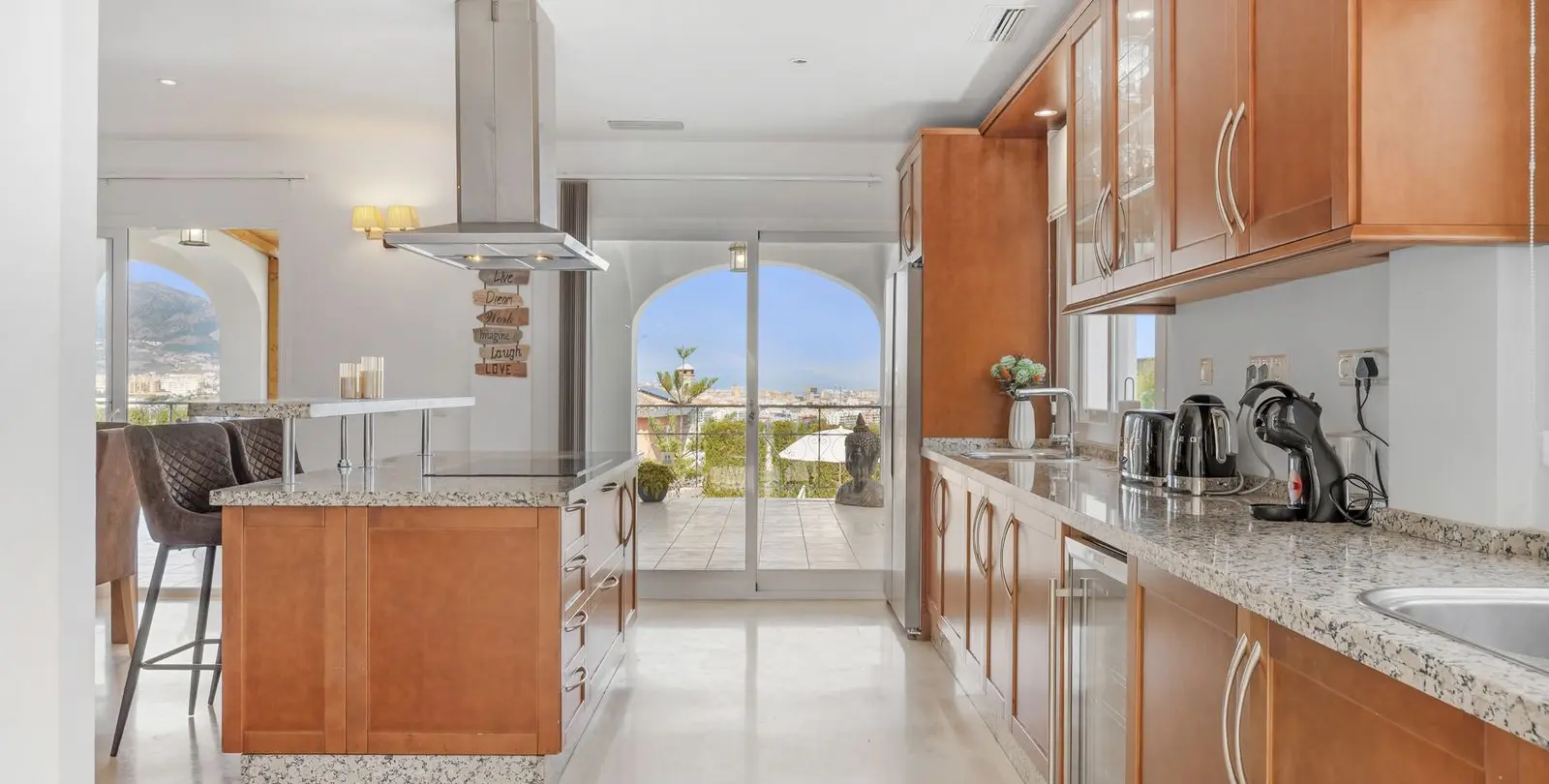 Venta de villa independiente en Cerros del Aguila 8