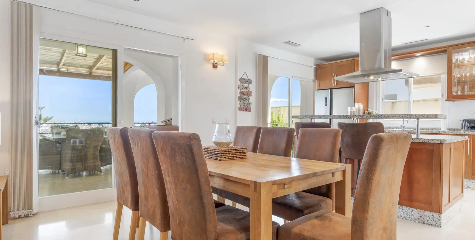 Venta de villa independiente en Cerros del Aguila 10
