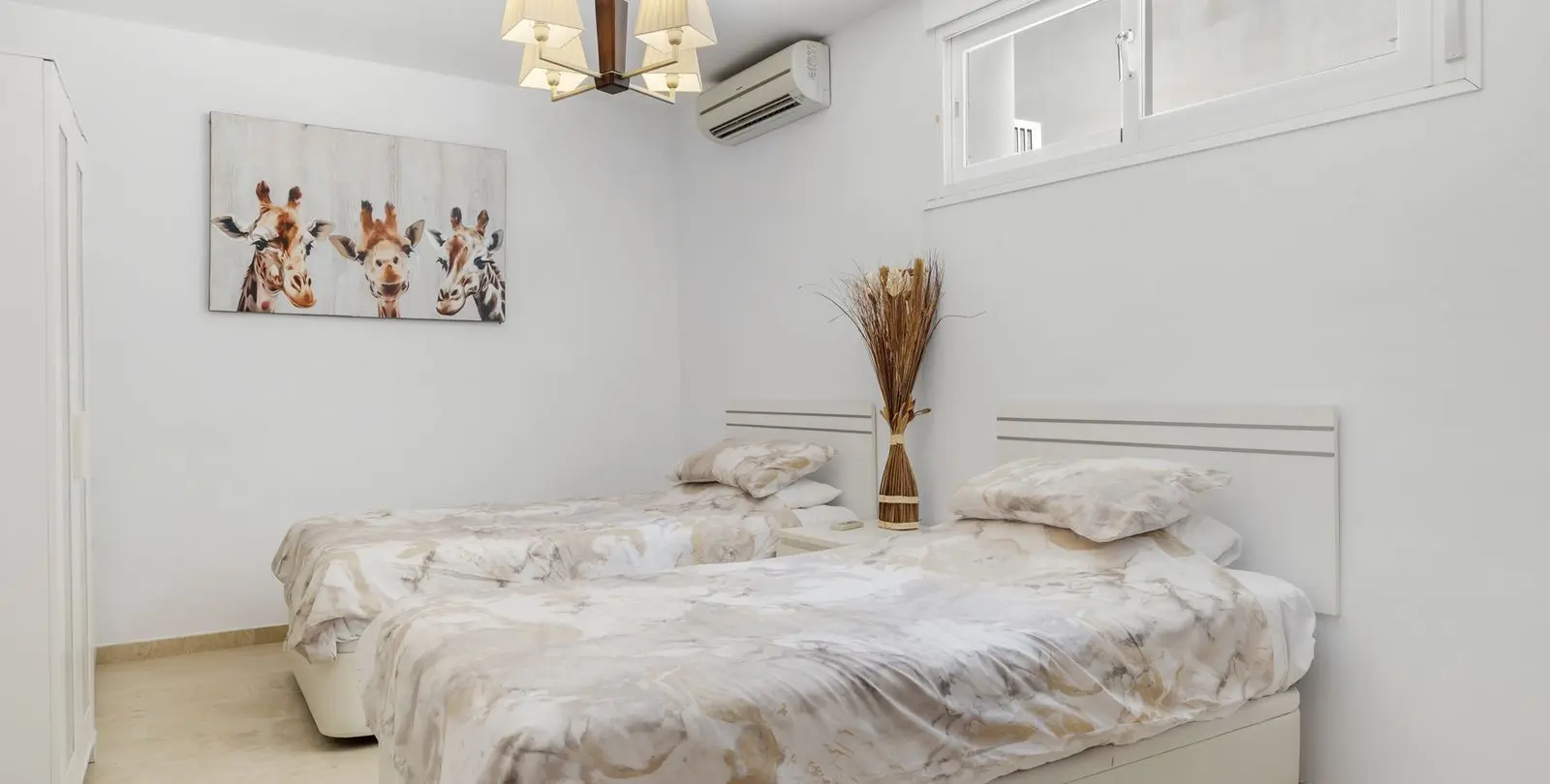 Venta de villa independiente en Cerros del Aguila 42