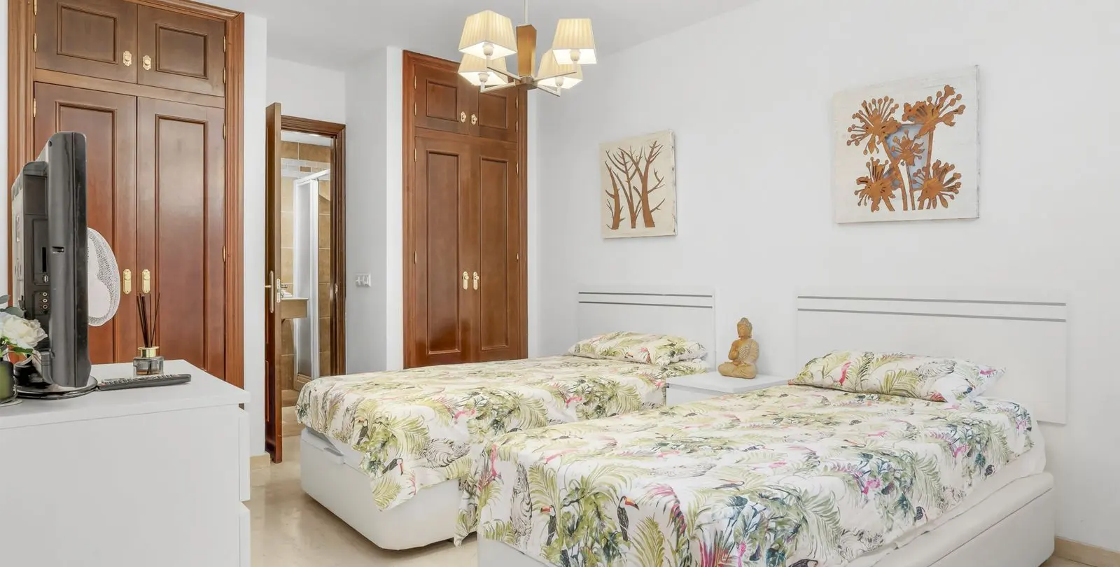 Venta de villa independiente en Cerros del Aguila 43