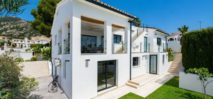 Продажа  отдельно стоящей виллы в La Capellania 1