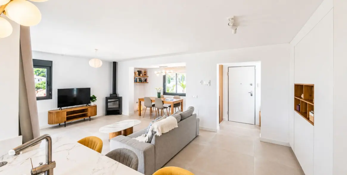 Продажа  отдельно стоящей виллы в La Capellania 10