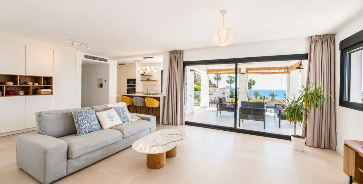 Продажа  отдельно стоящей виллы в La Capellania 12