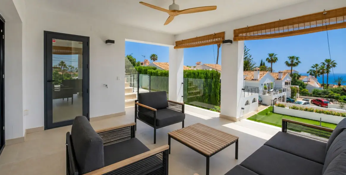 Продажа  отдельно стоящей виллы в La Capellania 25