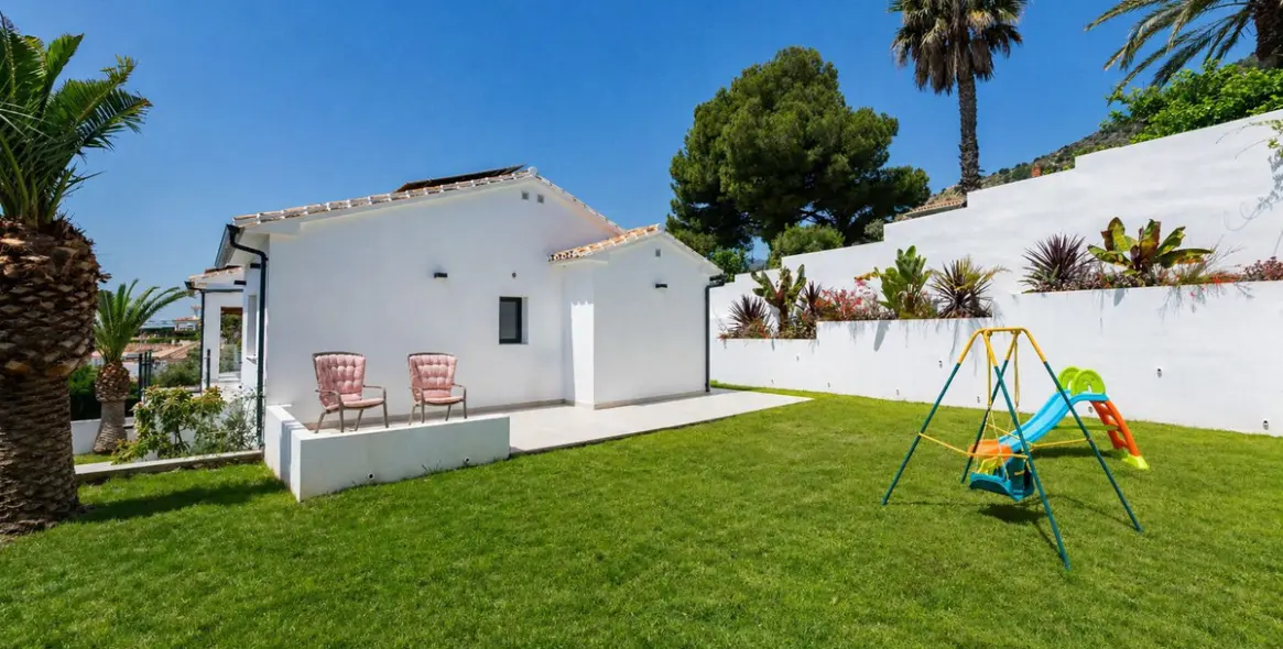 Продажа  отдельно стоящей виллы в La Capellania 34