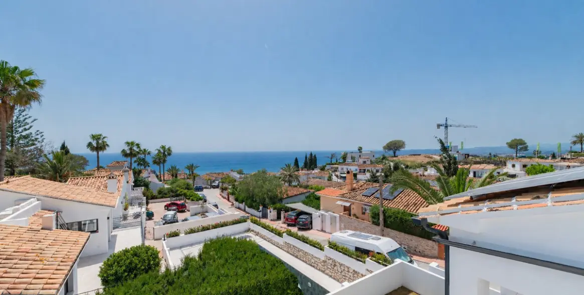 Продажа  отдельно стоящей виллы в La Capellania 36