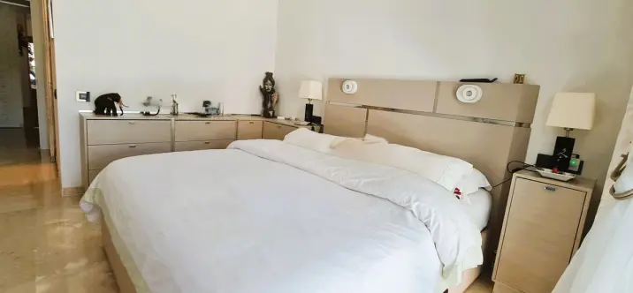 Sale of ground floor apartment in Calahonda 2