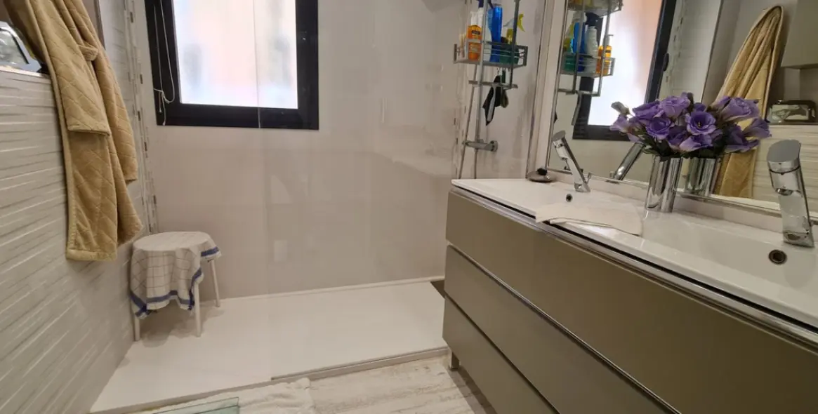 Sale of ground floor apartment in Calahonda 4