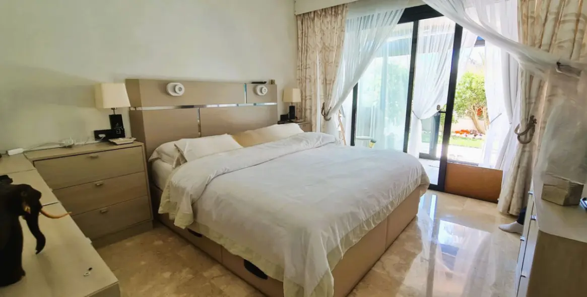 Sale of ground floor apartment in Calahonda 5
