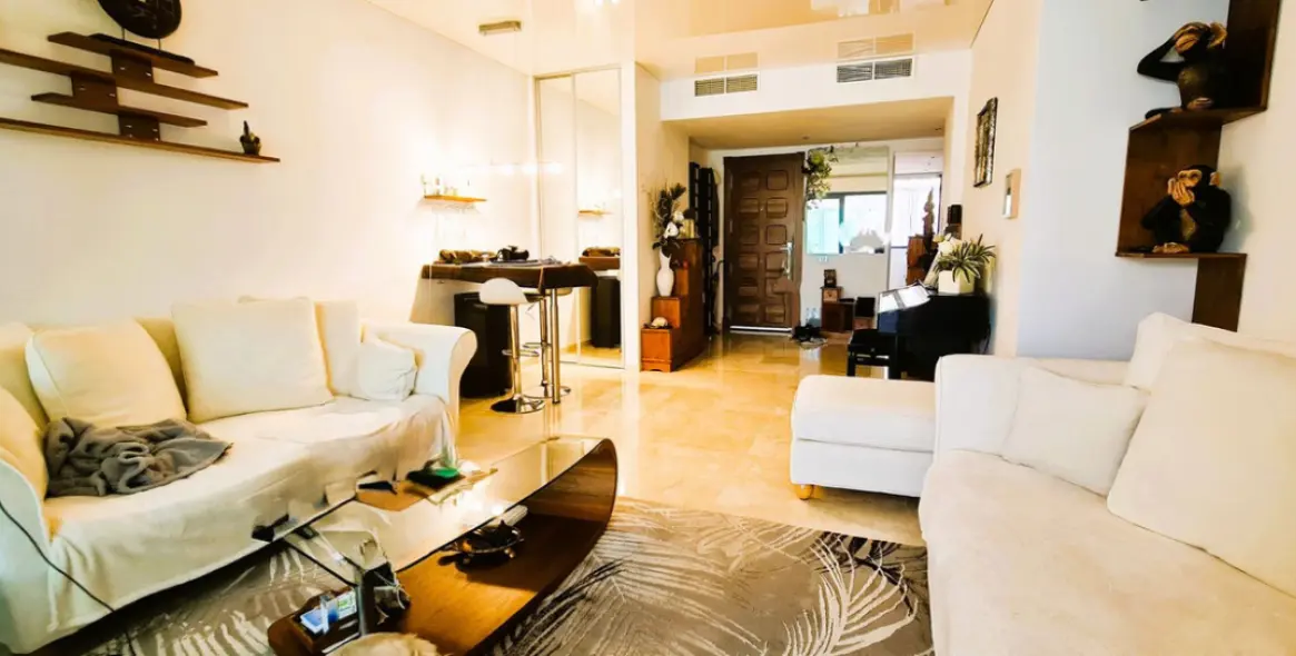 Sale of ground floor apartment in Calahonda 8