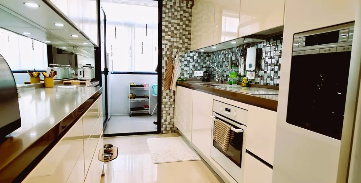 Sale of ground floor apartment in Calahonda 13