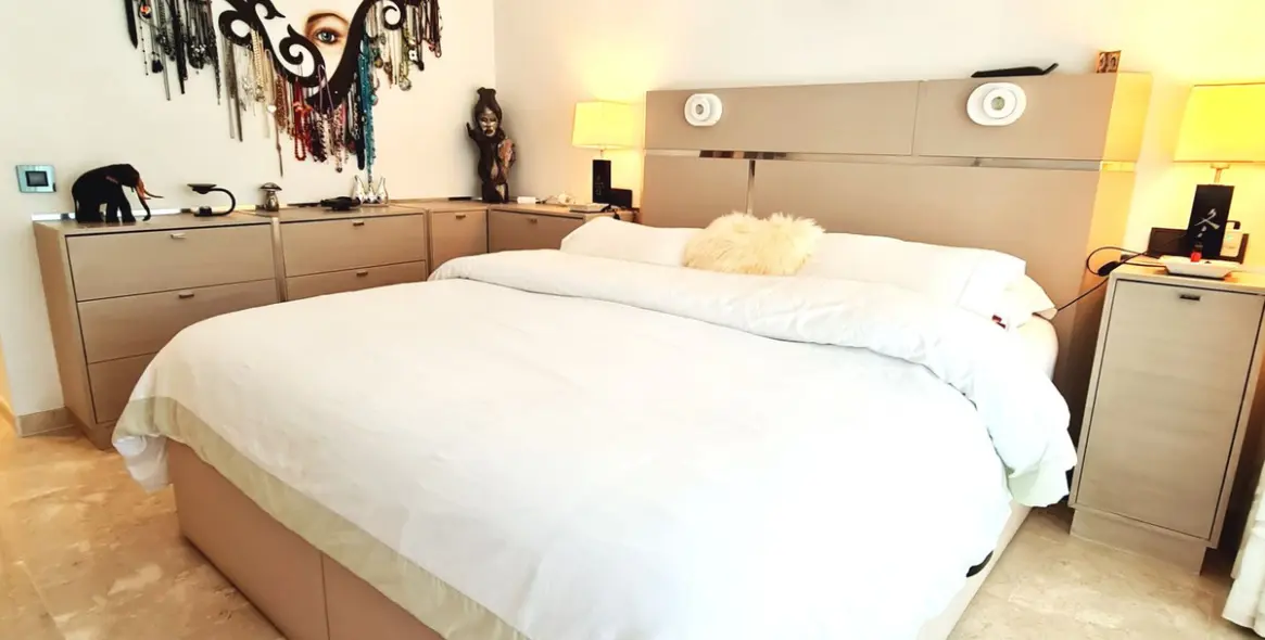 Sale of ground floor apartment in Calahonda 25