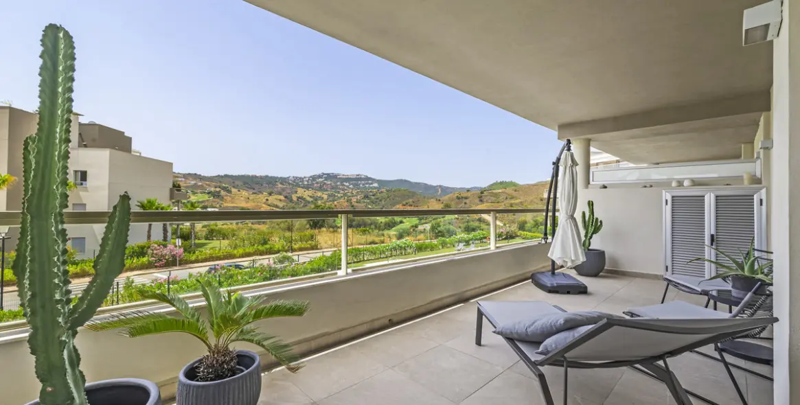 Sale of middle floor apartment in La Cala Golf 3