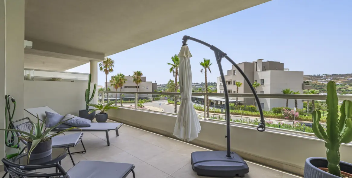 Sale of middle floor apartment in La Cala Golf 18