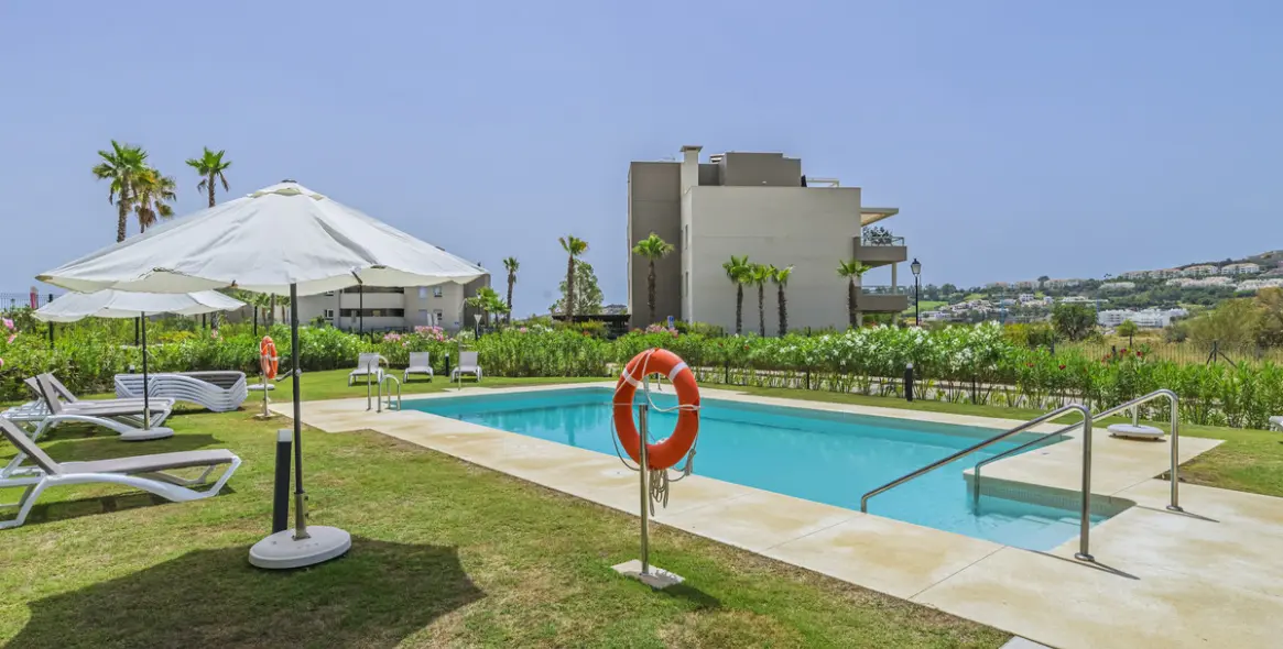 Sale of middle floor apartment in La Cala Golf 19