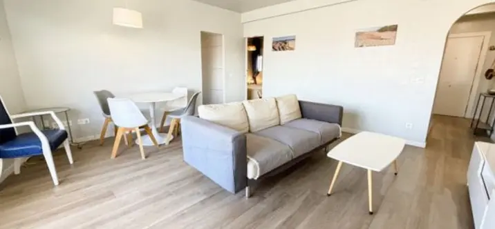 Venta de apartamento en planta media en Marbella 2