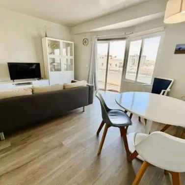Venta de apartamento en planta media en Marbella