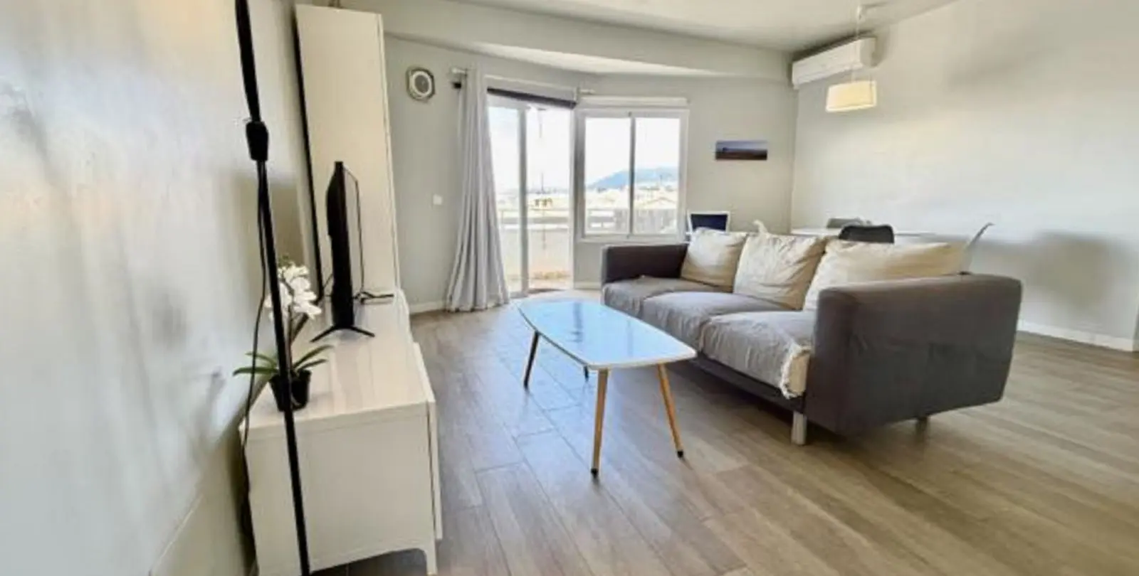 Venta de apartamento en planta media en Marbella 1