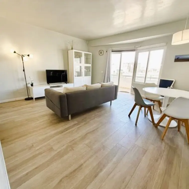 Sale of middle floor apartment in Marbella