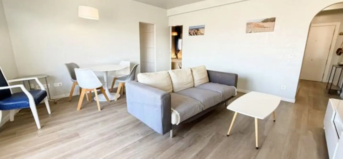 Sale of middle floor apartment in Marbella 2