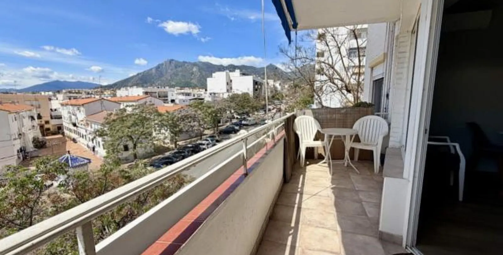 Venta de apartamento en planta media en Marbella 9
