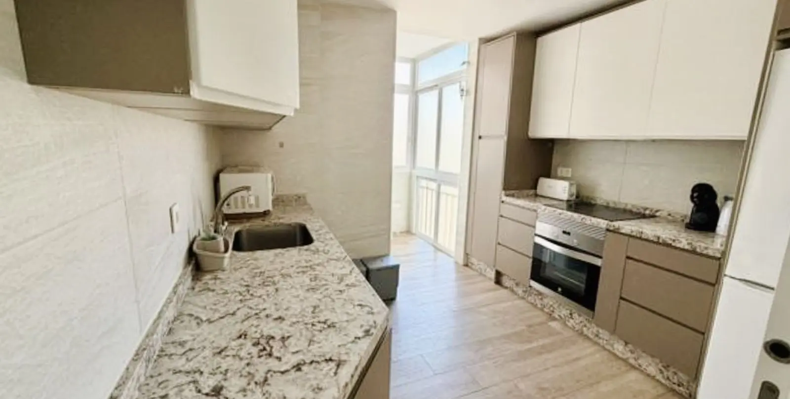 Venta de apartamento en planta media en Marbella 12