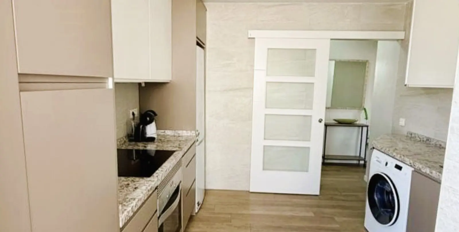 Venta de apartamento en planta media en Marbella 13