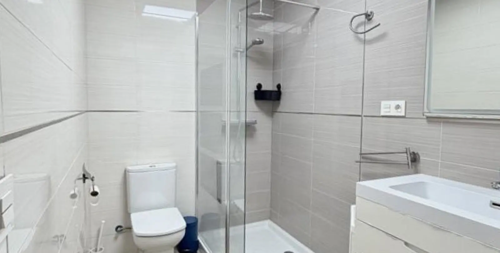Venta de apartamento en planta media en Marbella 25