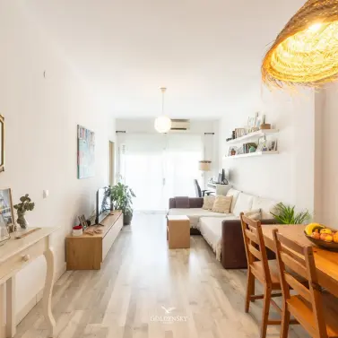 Venta de apartamento en planta media en Marbella