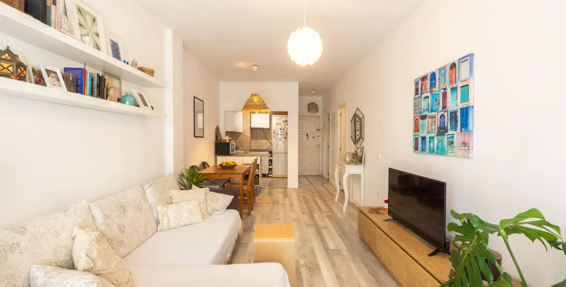 Venta de apartamento en planta media en Marbella 2