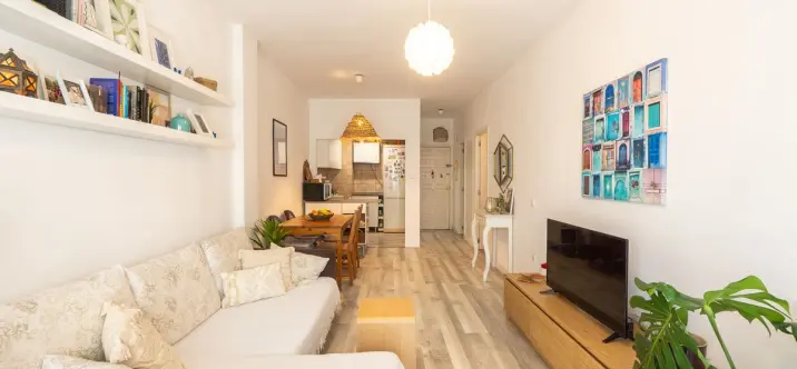 Venta de apartamento en planta media en Marbella 1