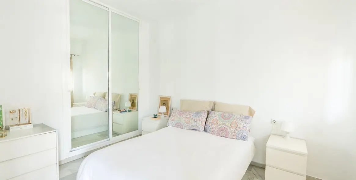 Venta de apartamento en planta media en Marbella 3