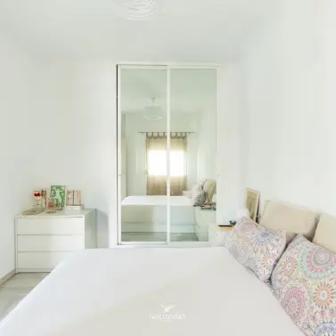 Venta de apartamento en planta media en Marbella