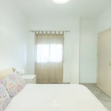 Venta de apartamento en planta media en Marbella