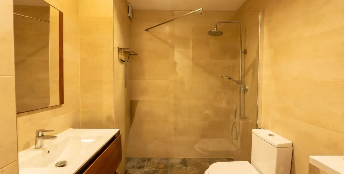 Venta de apartamento en planta media en Marbella 15