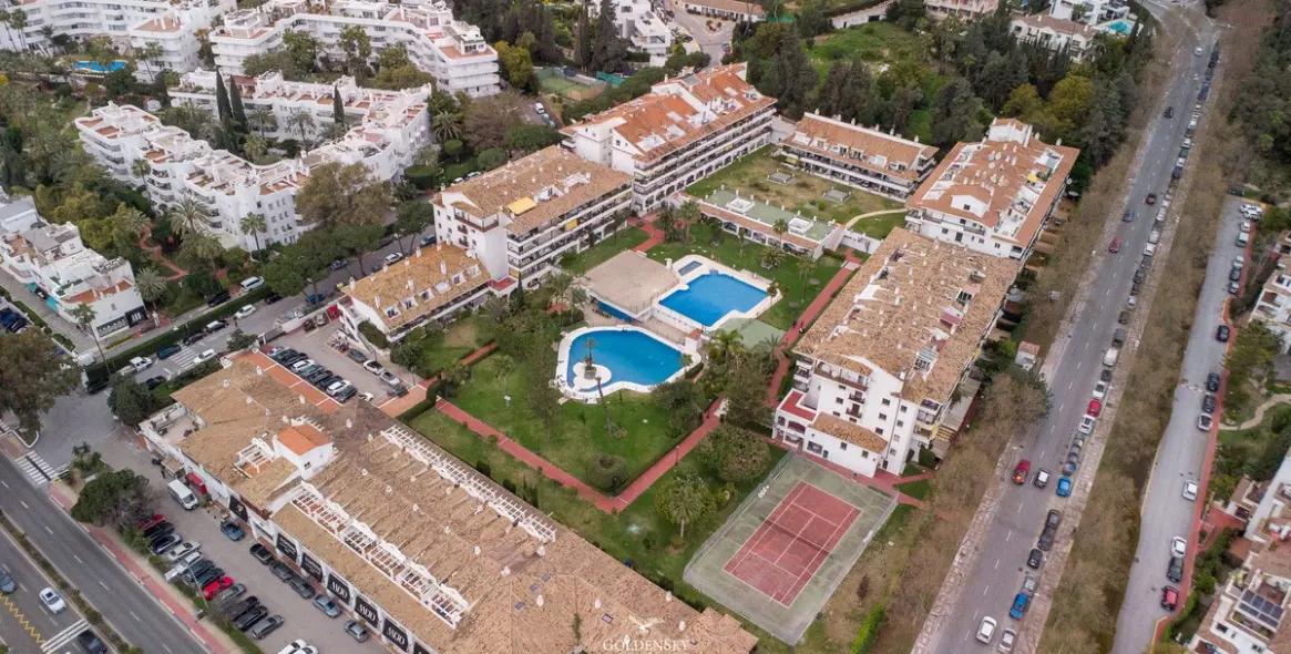 Venta de apartamento en planta media en Marbella 16
