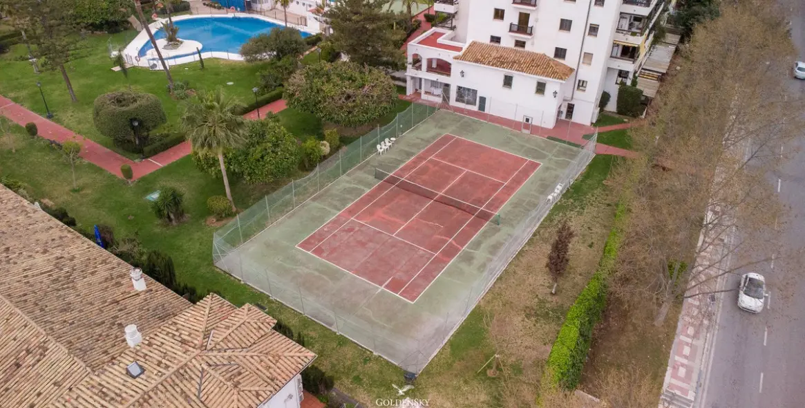 Venta de apartamento en planta media en Marbella 17