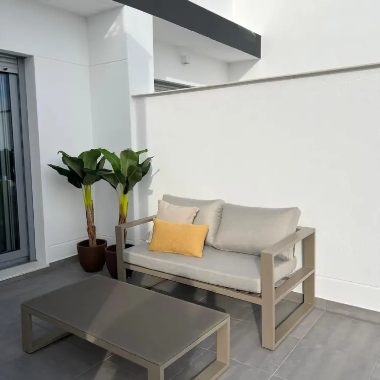 Venta de apartamento en planta media en Valle Romano