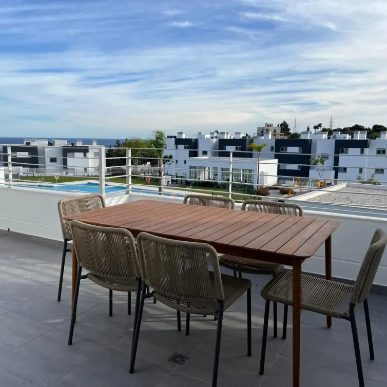 Venta de apartamento en planta media en Valle Romano