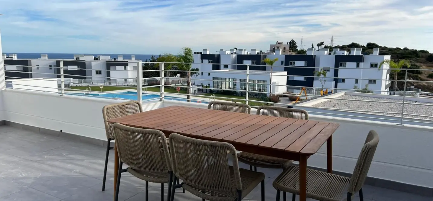 Venta de apartamento en planta media en Valle Romano 2