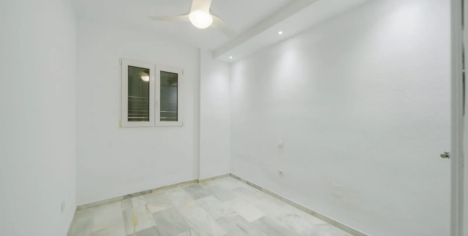 Sale of penthouse duplex in Benalmadena Costa 17