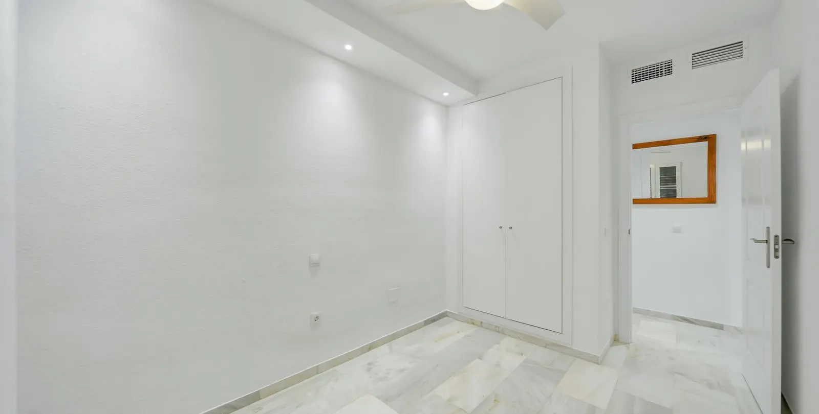 Sale of penthouse duplex in Benalmadena Costa 18